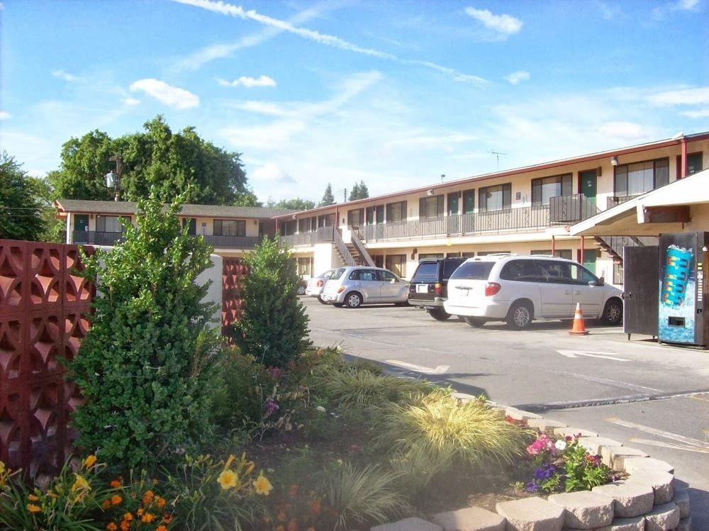 Apex Inn Modesto Exterior photo